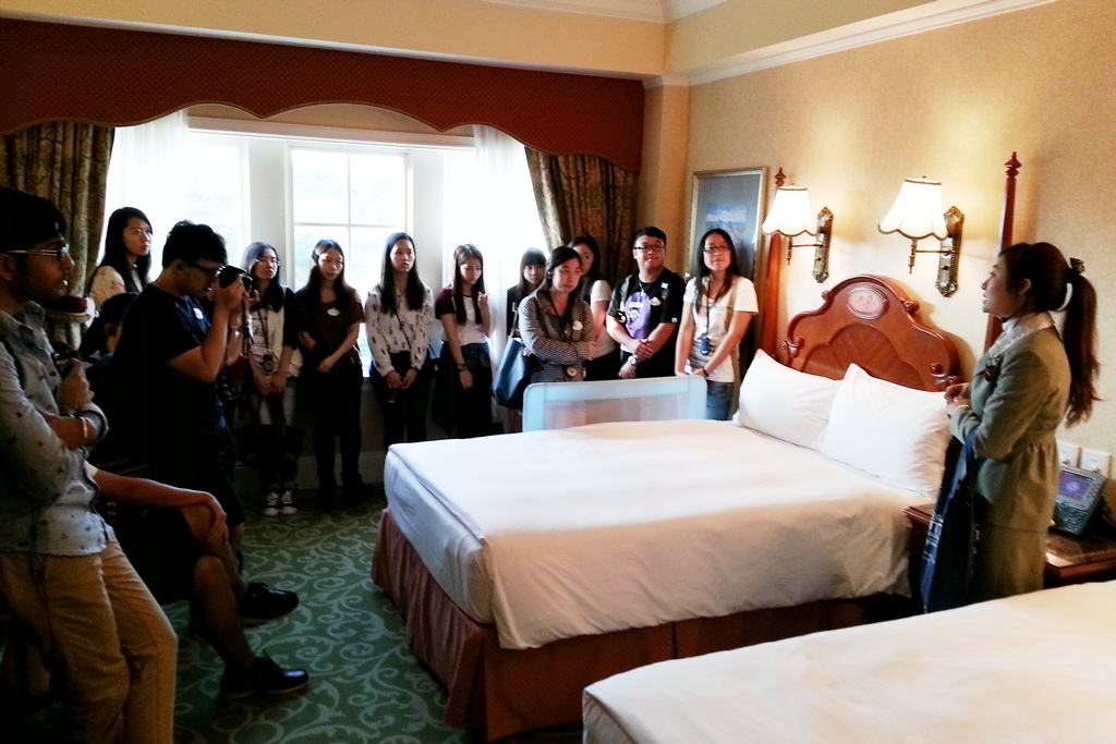 Disneyland Hotel instructors shared with students the stringent requirement of house-keeping. 