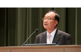 Dr. Simon Wong, Dean of School of Continue Education, HKBU encouraged students to equip themselves for their future.