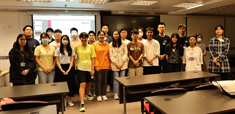人文及语言学部同学参观港铁总部了解集体运输客户服务