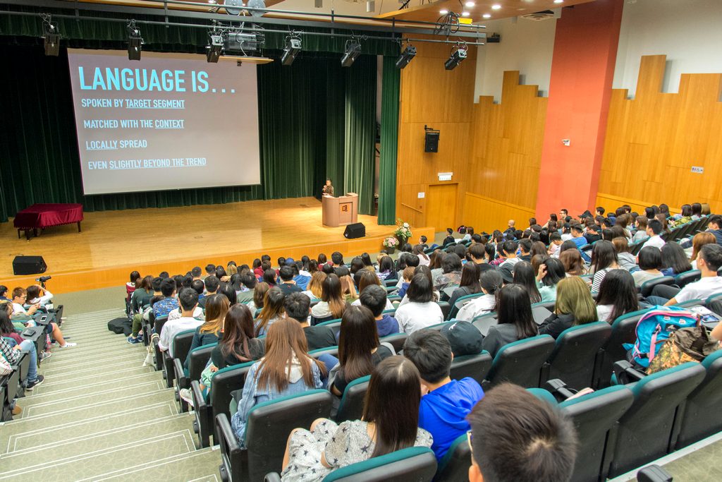 傳理學會（Communication Union）與媒體傳播學會（Media Communication Club）合辦了「關架Van事」專題講座，邀請GoGoVan市場經理張適之先生分享品牌管理策略及社交媒體推廣心得。