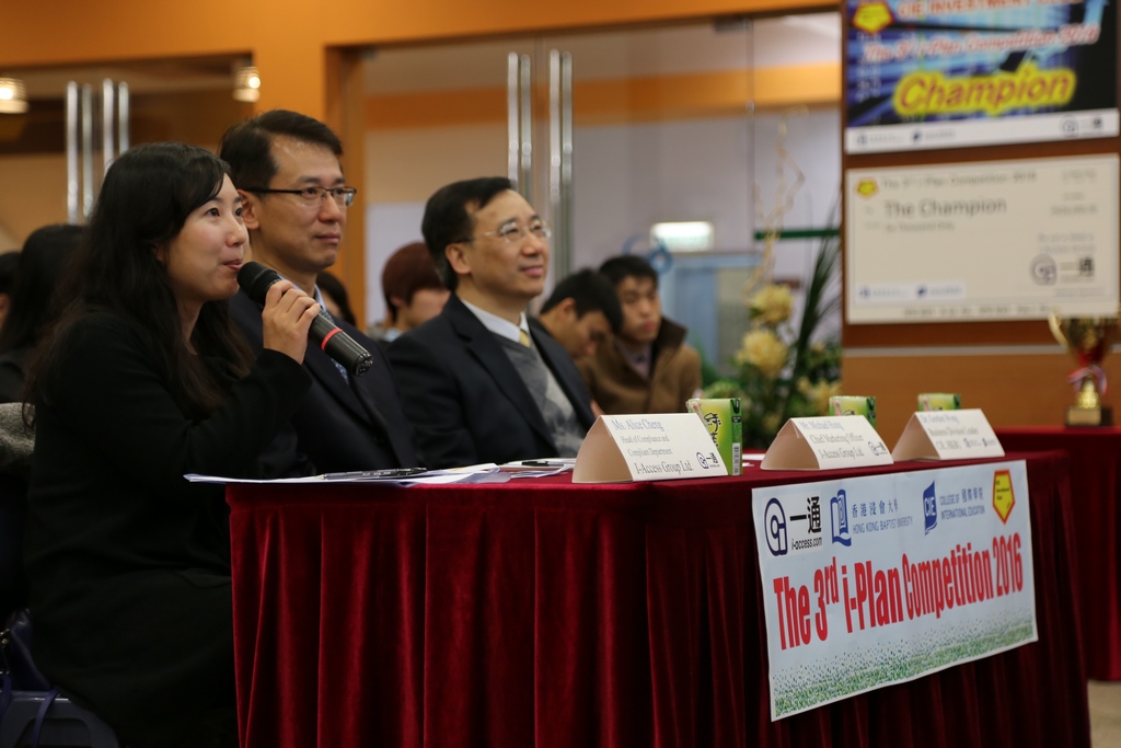 The adjudicators: Ms. Alice Cheng (left), Mr. Michael Hung (middle) and Dr. Gordon Wong (right) were impressed by the performance of the finalists.