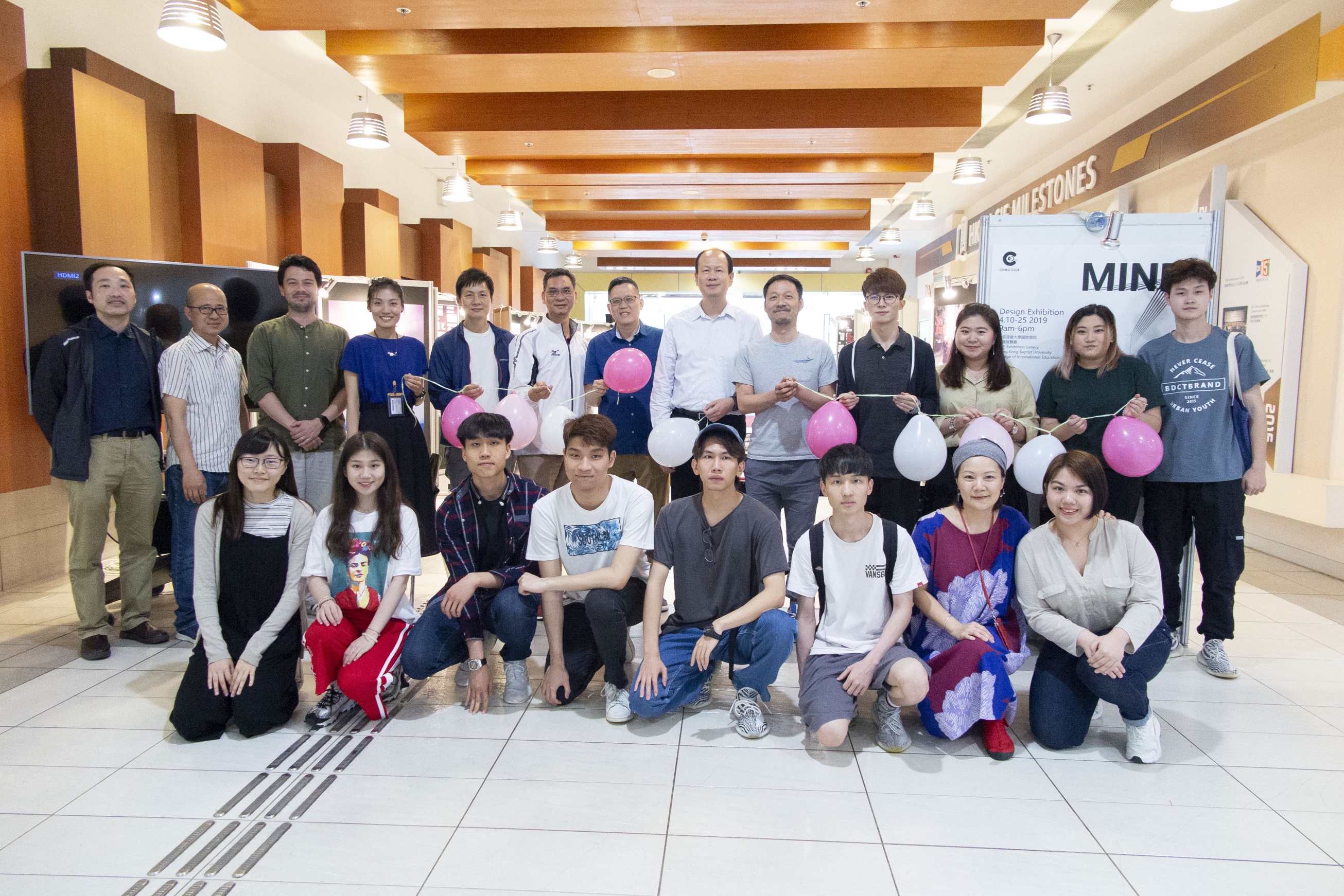 浸大國際學院創意數碼媒體設計副學士同學早前舉辦2019學年展覽。