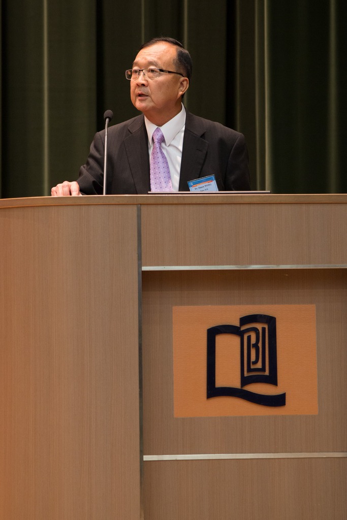 持續教育學院院長黃志漢博士致辭時勉勵同學把獎項視為自我提升的動力，日後在不同的領域上力臻至善。