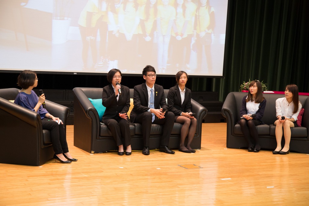 學院講師及輔導員高敏寧女士邀請得獎同學代表與在場人士分享過往的學習經歷。