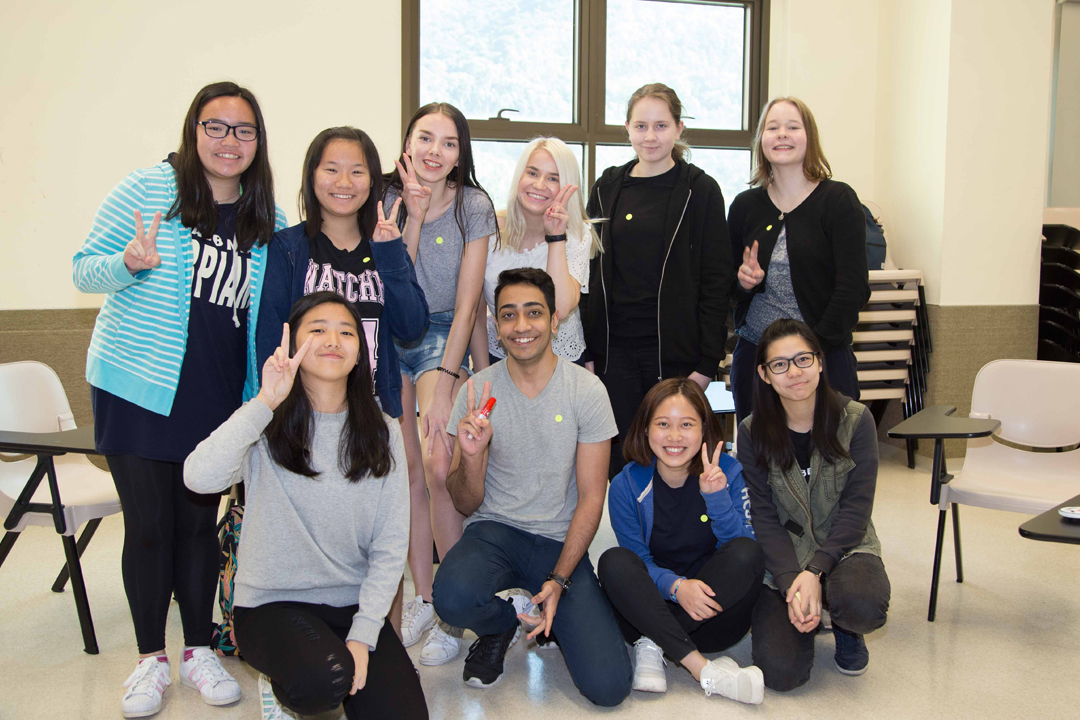 Students cherished the opportunity to exchange ideas with new friends.