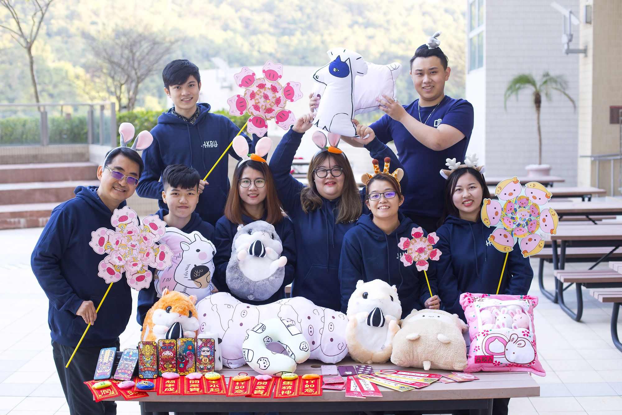 團隊給攤位名為「Jumbo豬」，寓意新一年萬象更新，蒸蒸日上。