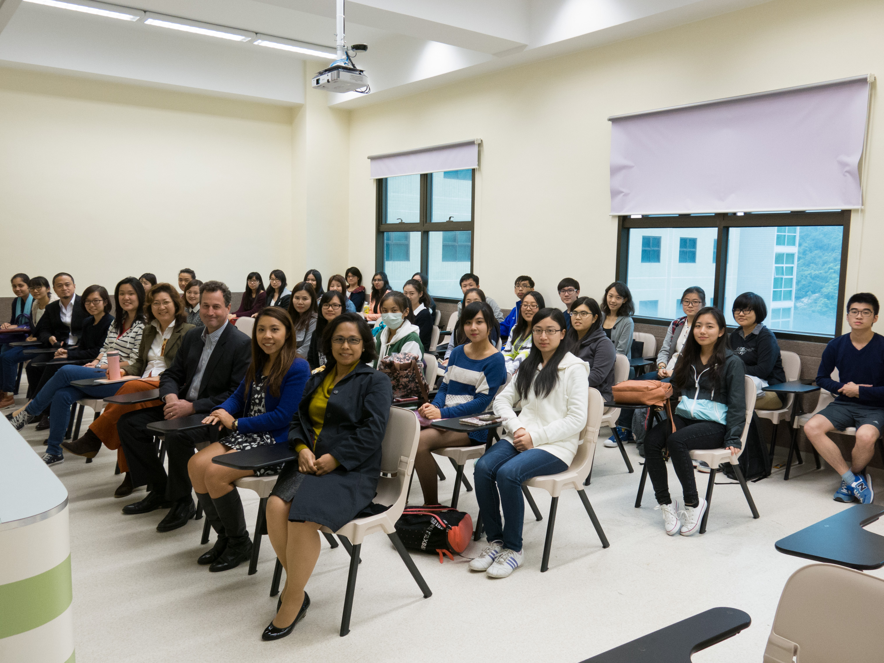 A group photo of the guest speaker, Mr. Thomas Schmidt, the CIE Global Perspective team and students.