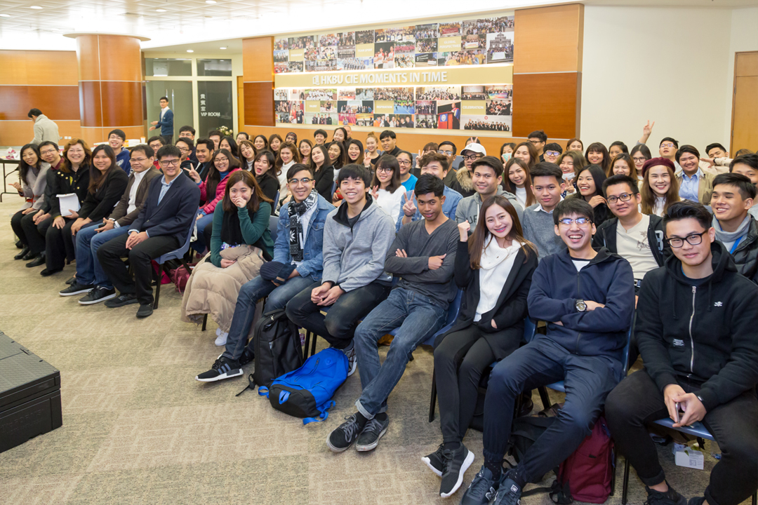 Thammasat University students and CIE International Ambassadors appreciated the opportunity to meet and exchange on the history and political systems of Hong Kong and Thailand.