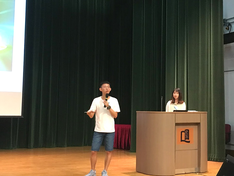 高年级生分享在学院的学习心得和香港的生活点滴。