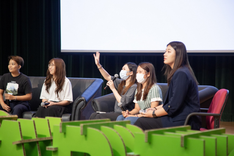 学兄学姊与出席的新生分享自身经历，鼓励新生积极参与校内活动，及早订立学习和就业目标。