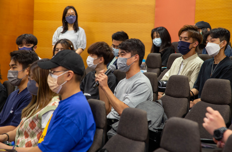讲者的分享令同学大开眼界，不少同学更与讲者分享他们希望能够投身电影工作的梦想和规划。