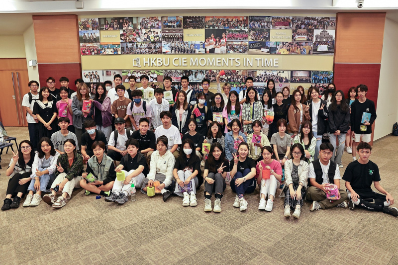 国际学院非本地生联系小组举办迎新活动，与60多位不同专修的非本地同学欢度聚会。