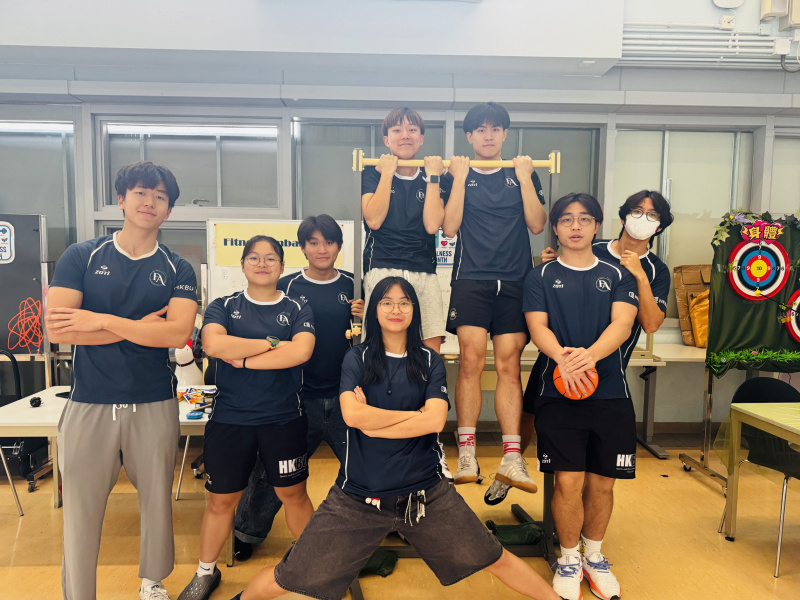 健康生活推广大使举办引体上升挑战，为校园注入更多活力。