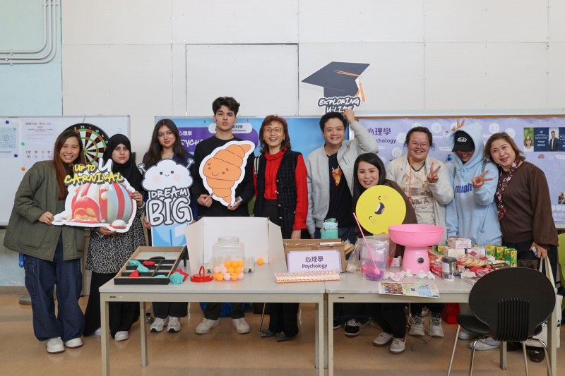 浸大持續教育學院副院長暨國際學院署理總監李南玉博士（左五）親蒞為各學部師生打氣。