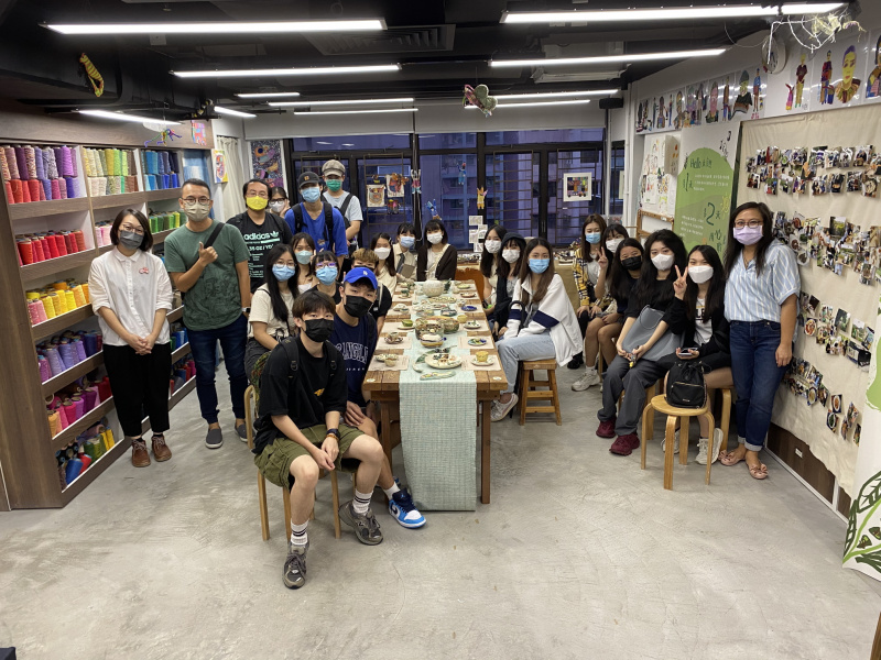媒体传播专修与艺想（St. James Creation）合作，为智障及自闭症人士所创作的陶瓷艺术品设计网络宣传方案。