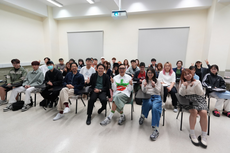 傳理學部邀請著名編劇和導演鄒凱光先生，與BCW課程的同學進行一場「互動talk騷」。