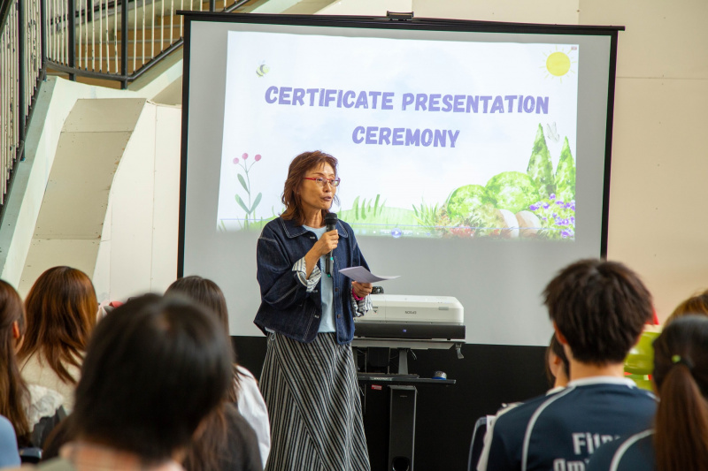 李南玉博士鼓勵同學把握年輕的本錢，積極探索大學生活、發掘興趣和未來職涯發展。