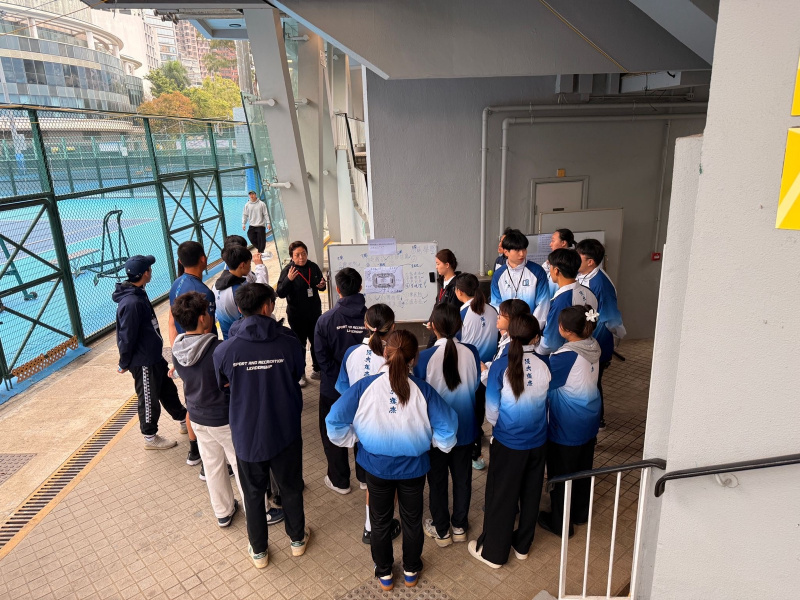 By paying attention to the instructions made by the working staff, students understood their roles and duties.