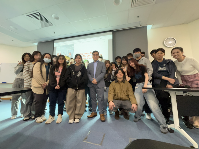 艺术科技设计高级文凭课程（HDATD）邀请到香港机械人学院总监邱嘉俊先生与同学分享人机协作未来趋势 。