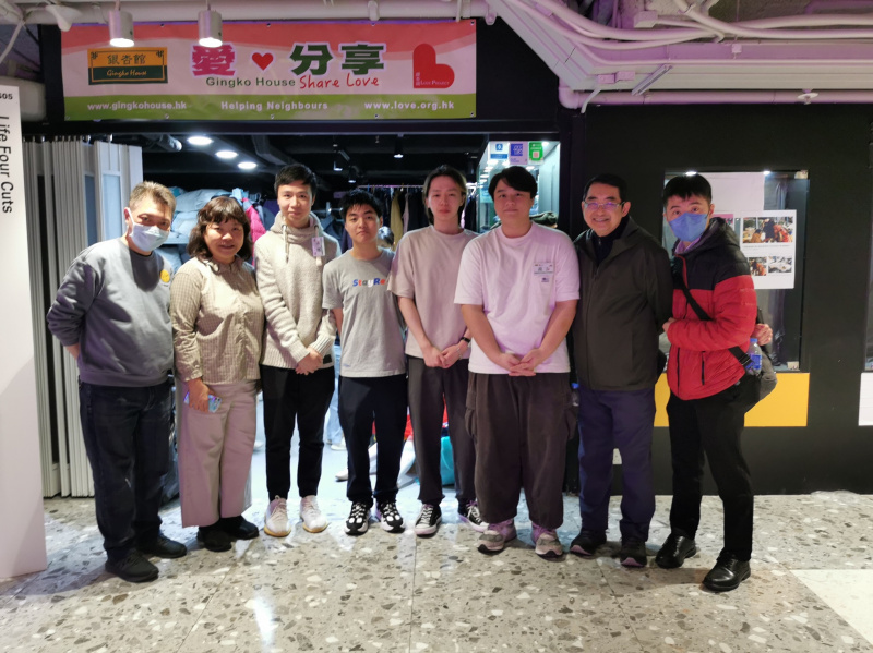 同學到尖沙嘴臨時派發中心幫助計劃運作，更能明白社會基層人士的需要。