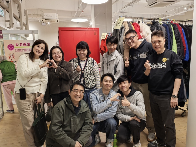 浸大國際學院同學及持續教育學院護理學學士課程的同學幾年來熱心參與銀杏館舉辦的「寒衣轉贈送暖行動」。