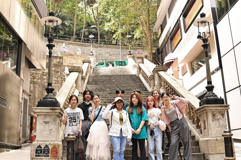 Students walked along Duddell Street Steps and Gas Lamps, declared monuments that are over a century old. 